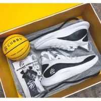 在飛比找Yahoo!奇摩拍賣優惠-【正品】Under Armour Curry 8 白 休閒 