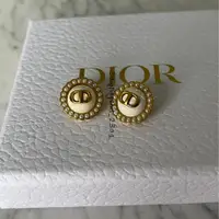 在飛比找PopChill優惠-[二手] Dior 迪奧 鈕扣珍珠耳夾耳環