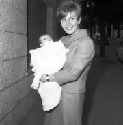 Marisa Allasio walking in Rome with her daughter Anda Federica 1962 OLD PHOTO