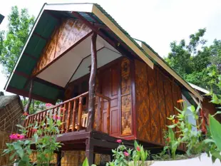 皮皮雨林山地小屋Phi Phi Jungle Hill Bungalow