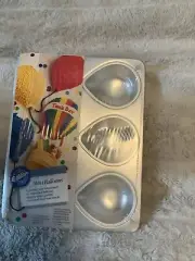 Wilton Vintage Mini Balloons Cupcake Pan