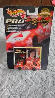 Team Hot Wheels Pro Racing 1st Edition Superspeedway MICHAEL WALTRIP / CITCO #21