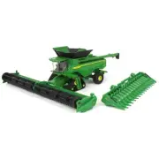ERTL 1/64 John Deere X9 1000 Combine with Draper & Corn Heads 45779