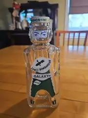 VINTAGE spaceman GALAXY SYRUP SPACE BOMBARDIER GREEN BOTTLE