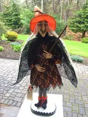 STANDING WITCH DOLL HALLOWEEN DECOR BROOM SHOES BROOM HAT FEATHER BOW GIFT