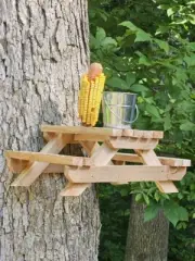 Squirrel Feeder Hand Made Cedar Wood Picnic Table Chipmunk Feeder Corn Cob NEW