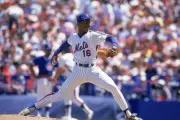 BASEBALL Dwight Gooden Of The New York Mets Delivers A Pitch 1984 OLD PHOTO