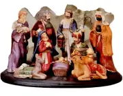 Vintage 9 piece Nativity /Wooden base From J Studio .Holy Family, Kings & Animal
