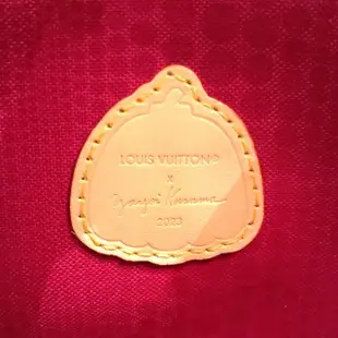 【Louis Vuitton 路易威登】M46380 獨家2023草間彌生聯名款LV X YK ONTHEGO PM手提/側肩包斜背包(彩色)