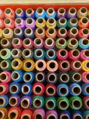 Coats Spade poly 100 Rolls Sewing Threads Spools Multicolor Box thread rolls
