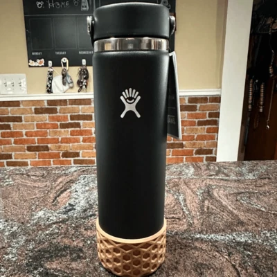LIMITED EDITION NWT Hydroflask x Vans 24oz water bottle