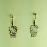 在飛比找樂天市場購物網優惠-【震撼精品百貨】Hello Kitty 凱蒂貓 耳環-走路造