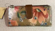 NWT Patricia Nash Nazari Apricot Blossoms Leather Bifold Wallet. Gold hardware