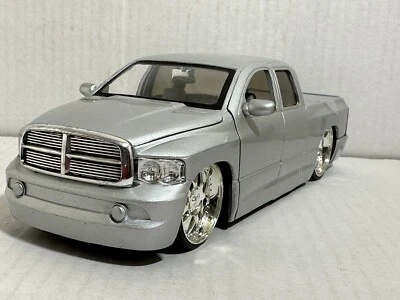 JADA DUB CITY 2003 DODGE RAM 1500 SILVER 1:24 DIECAST MODEL NEW NO BOX