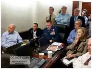 11X14 PHOTO BARACK OBAMA & TEAM WATCH MISSION TO GET BIN LADEN IN 2011 (EP-922)