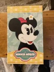Scentsy Disney Minnie Mouse Classic Buddy NEW IN BOX w/ Totally Minnie scent pak