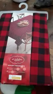 ST. NICHOLAS SQUARE BUFFALO PLAID WOVEN TABLECLOTH 60" X 84"