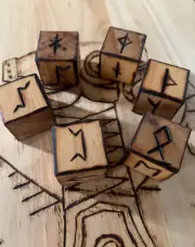 Anglo Saxon rune Dice Pagan, Wicca Viking younger futhark
