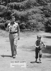 *5X7* PHOTO - ANDY GRIFFITH AND RON HOWARD IN "THE ANDY GRIFFITH SHOW" (AZ-731)