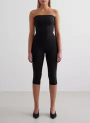 [aim'n] Black Sense Capri Tights