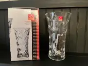 NEW RCR Home & Table LAURUS crystal cut base made in ITALY 8 3/4” leaves design
