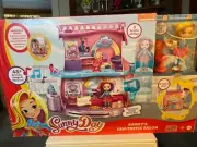 Mattel Nickelodeon Sunny Day Sunny's Fan-tastic Salon Playset Fantastic NEW