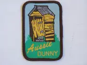 VINTAGE AUSTRALIAN OUTDOOR DUNNY EMBROIDERED SOUVENIR PATCH WOVEN CLOTH BADGE