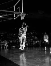 Al Bianchi Of The Syracuse Nationals Shoots 1960S Old Basketball Photo 9