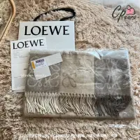 在飛比找蝦皮購物優惠-二手精品 LOEWE Anagram 羊毛圍巾 奶茶色