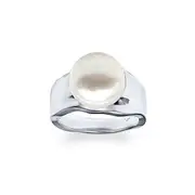 Bevilles Freshwater Pearl center Ring in Sterling Silver