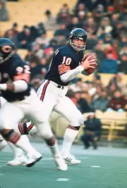 Bobby Douglass Chicago Bears drops back to pass v the San Francis- 1974 Photo 6