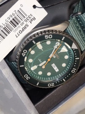 MEN'S WRIST WATCH SEIKO AUTOMATIC DIVERS SRPD77 GREEN NOS UNUSED BOXED