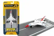 Runway 24 Diecast Airplane - F-16 Thunderbird