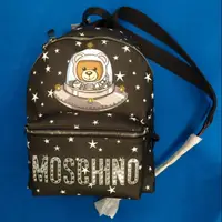 在飛比找蝦皮購物優惠-Moschino 男女大後背包原裝正品