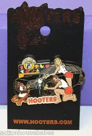 NEW! HOOTERS RESTAURANT SEXY CAR WASH GIRLS WOODBRIDGE VA VIRGINIA LAPEL PIN