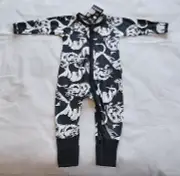 Bonds BZBVW 9L3 Stompin' Dinosaurs Printed Zip Wondersuit Romper Size 00 New