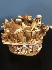 Harmony Kingdom Unbearables TJLEBE Limited edition collectible box #2138/2500.