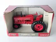 Ertl - Case IH Farmall 300 #14600 - 1:16 Diecast