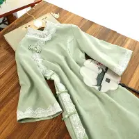 在飛比找樂天市場購物網優惠-旗袍 旗袍洋裝 洋裝 綠色麂皮絨復古風倒大袖旗袍2023年秋