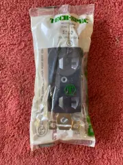 2 Bryant Tech-Spec Brown Duplex Receptacle 5362 NEMA 5-20R 2 Pole 3 Wiring 125v