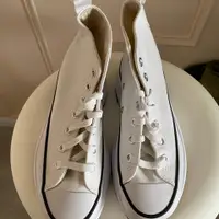 在飛比找PopChill優惠-[二手] Converse 厚底高統布鞋