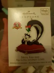 2012 Hallmark Keepsake Ornament Looney Tunes Pepe LePew Merry Kiss-mas NIB NEW