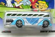 The Jetsons Hot Wheels SURFIN SCHOOL BUS 2011 Real Riders) W5150-0814 #D10