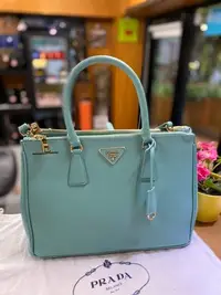 在飛比找Yahoo!奇摩拍賣優惠-美麗堡outlet精品 PRADA BN2274 Saffi