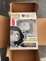 Funko Pop Wonder woman Black Lanter 393 Amazon Exclusive Glow In The DARK