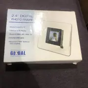 2.4” Digital photo frame by Global