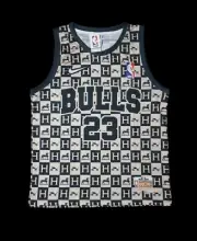 CHICAGO BULLS NBA BASKETBALL JERSEY MICHAEL JORDAN 23 BLUE/ WHITE SIZE SMALL
