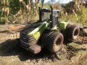 1/64 2017 Farm Show Steiger 620 Case Ih 4WD Tractor Ertl Custom Muddy Version