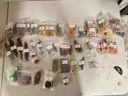 Plaster Diffuser DIY kit . 10 molds, mix tools, and a huge lot of dried flowers