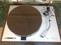 在飛比找Yahoo!奇摩拍賣優惠-【柯南唱片】LUXMAN PD121A  Turntable